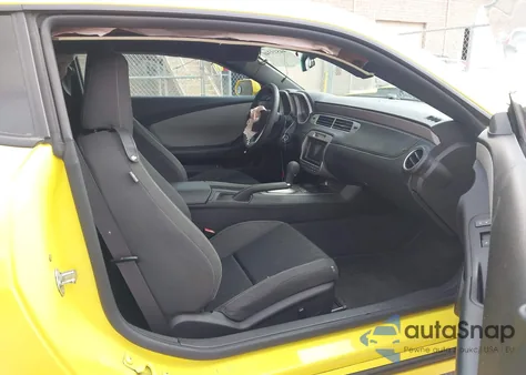 2015 Chevrolet Camaro 2Ls z USA, uszkodzony, nr VIN 2G1FB1E38F9310644